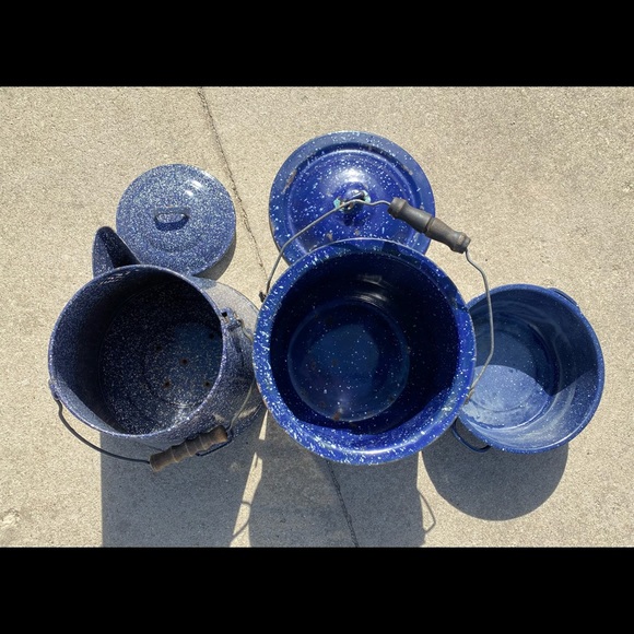 Blue enamelware set - Picture 1 of 2